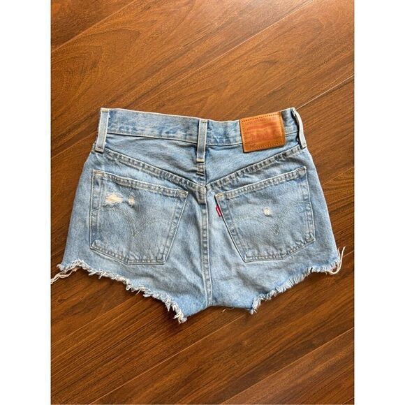 Levi’s 24 501 High Rise Short in Fault Line - Picture 8 of 8